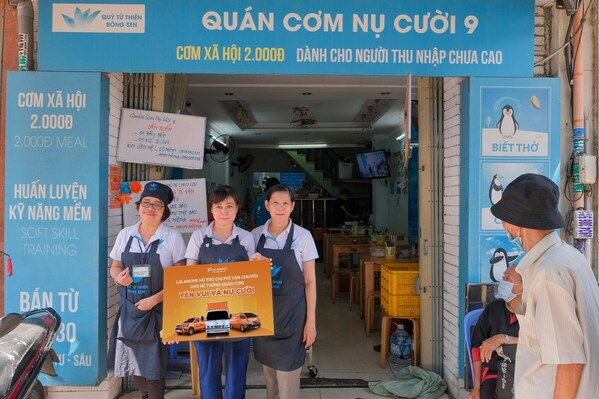 Lalamove Vietnam accompanies the Lotus Foundation to bring