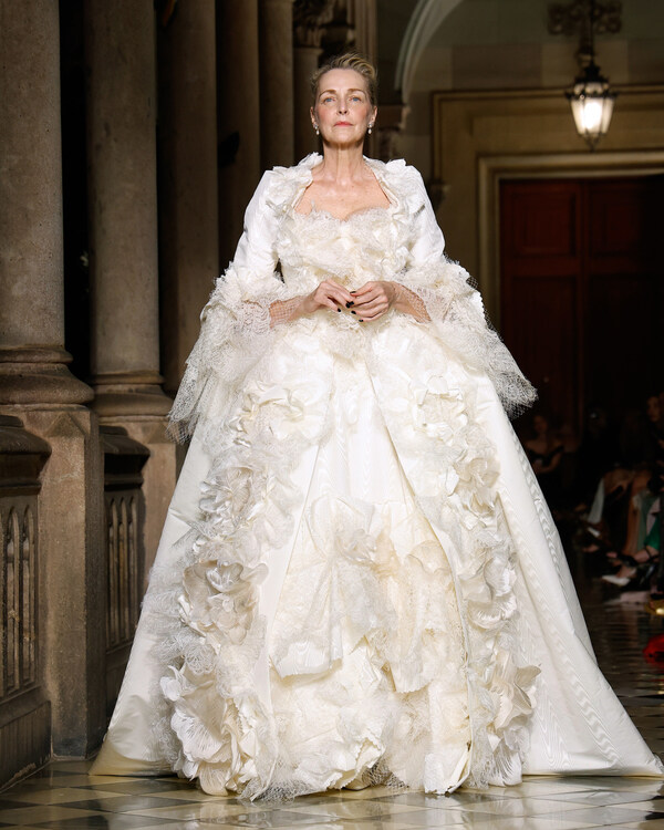 Vivienne Westwood dazzles at Barcelona Bridal Night with an epic show