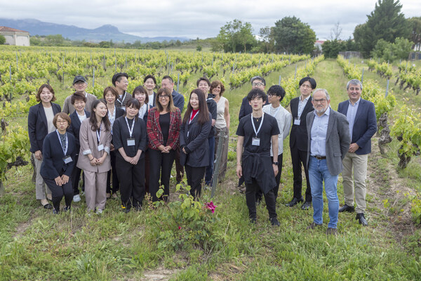 A Japanese delegation visits the Wineries and vineyards of Rioja Alavesa in the Basque Country