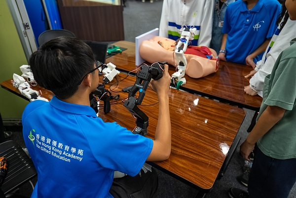 The HKAGE Programme Showcase Day - From AI Robotic Arms to Star Charts Spark a Unique Learning Journey